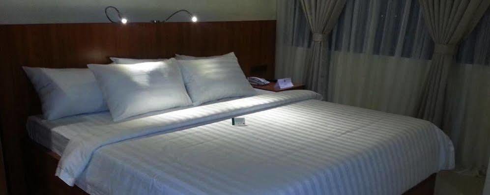 Parkway Hotel Surigao Ngoại thất bức ảnh